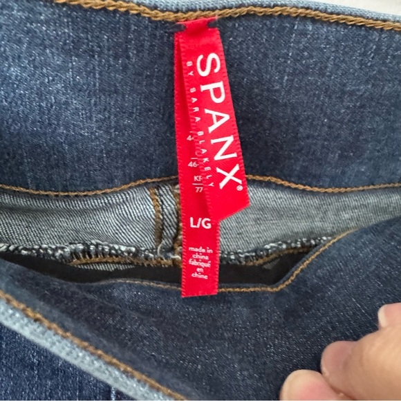 Spanx pull on medium wash lightly distressed skinny jean Size Large - Picture 4 of 7